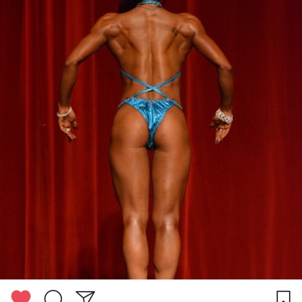 Competition bikini - Picture 6 of 8